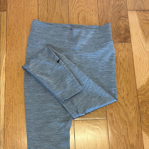 Nike Pants - EUC Nike Heathered Gray dry fit Leggings